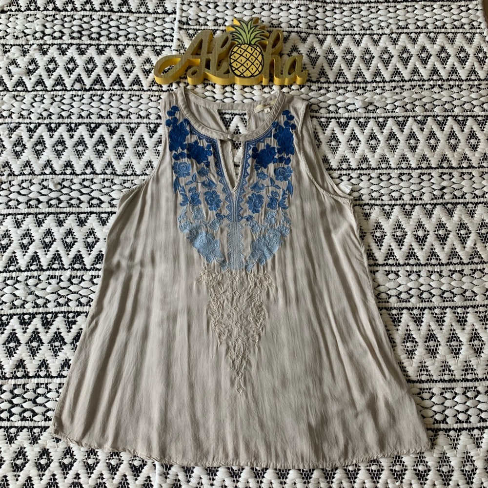Sleeveless Ombré Embroidered Tunic